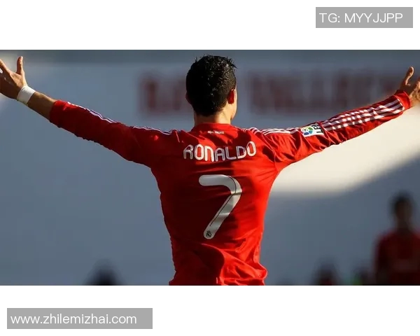 足球明星背景高清图片展现球场风采与个人魅力的完美结合