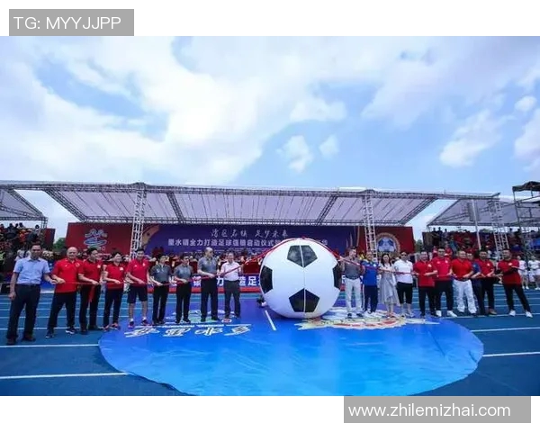 香港足球明星队盛装上台展现风采引发球迷热烈追捧与期待