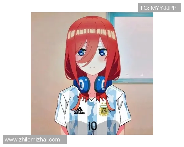 三玖与足球明星亲密合照高清瞬间展现青春活力与运动魅力